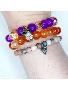 5867u. Orange Stone Stretch Bracelets